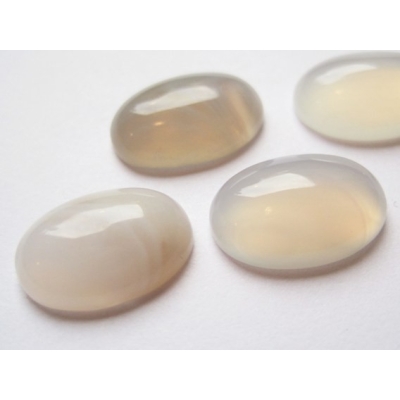 Oval cabochon - 13x10 mm.