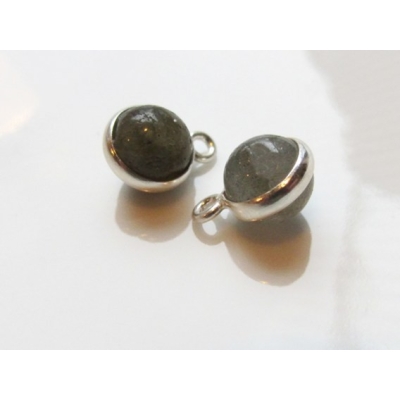Bezel af labrodorit - 8 mm....